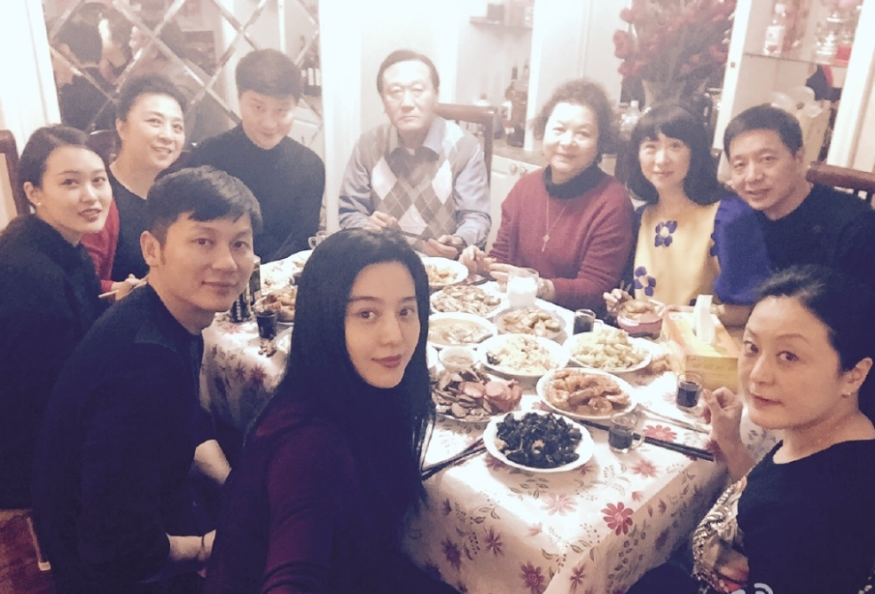 范冰冰|又传与李晨复合！范冰冰最近自拍对戒抢镜，李晨也有一枚