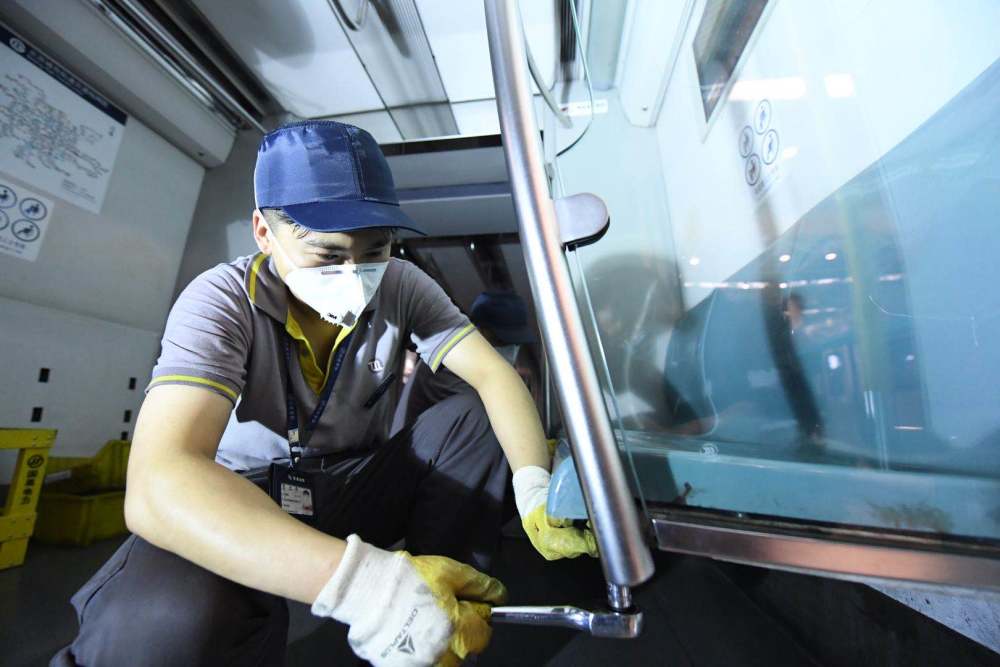 京港地铁|减少座椅 增大空间 京港地铁4号线年底前完成多功能区改造