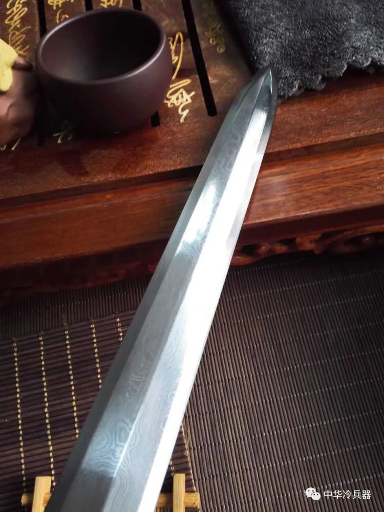 佳人|宝剑赠英雄，红粉赠佳人！精致实用的短剑，才是才子佳人的最爱