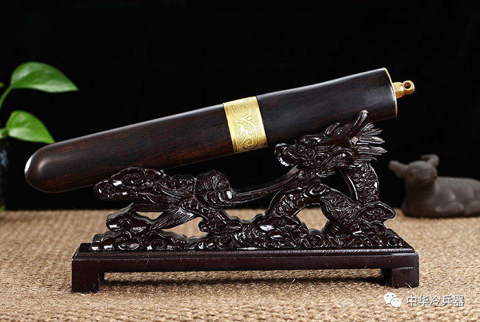 佳人|宝剑赠英雄，红粉赠佳人！精致实用的短剑，才是才子佳人的最爱