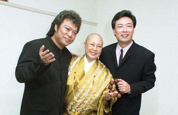 费贞绫|曾一手捧红2个弟弟，31岁退圈、35岁遁入空门，69岁却为钱面目狰狞