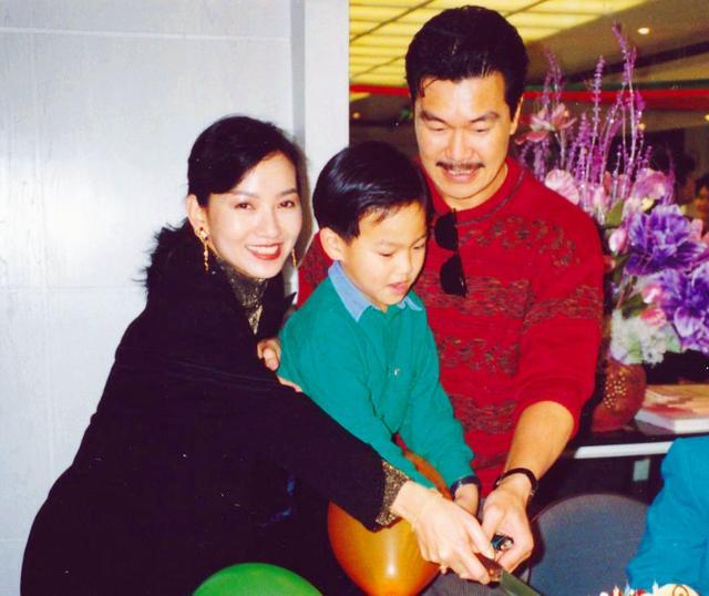 赵雅芝|1989年，他抛妻弃子遁入空门，只因赵雅芝的“诱惑”，后悔吗