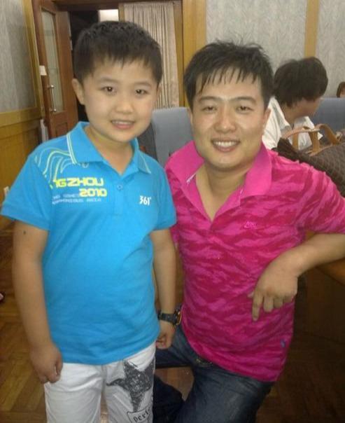 贾云哲是一个非常优秀的孩子,周围邻居也很喜欢他.