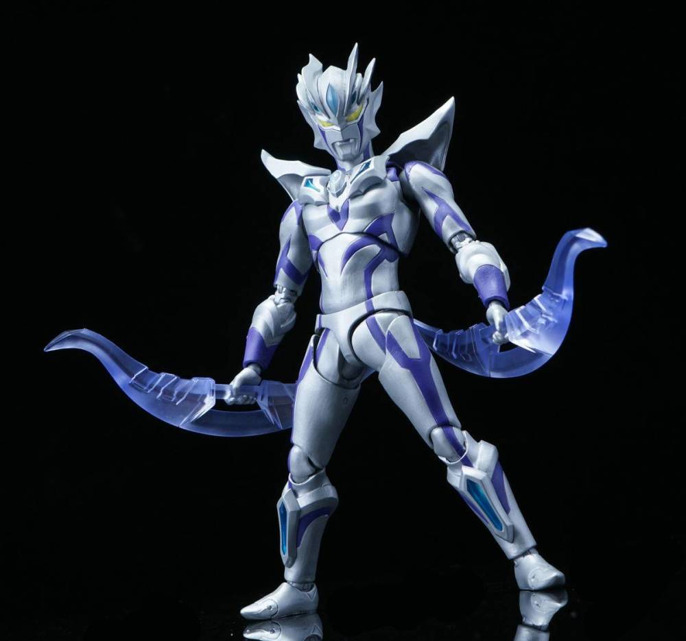 万代shf赛罗奥特曼超越极限形态