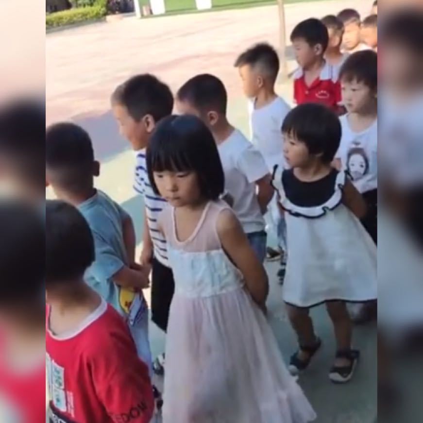 "男女比例"就是要从幼儿园看起,网友:又得不少男孩要打光棍了