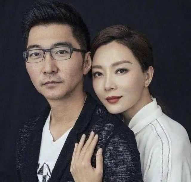 陈数老公回应：陈数老公搂神秘女子亲密合影回应来了 还配了另外两人的照片