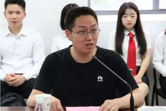 张小龙|张小龙道歉了，却留下三大疑点