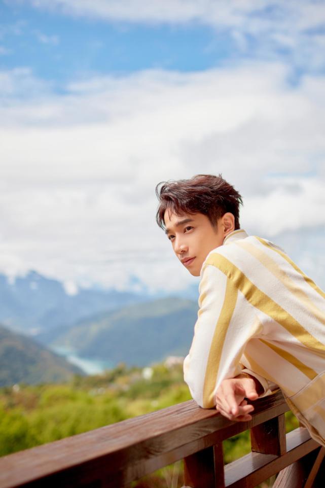 刘以豪首张ep《u》空降双榜冠军 新歌mv上线3天突破百万点击