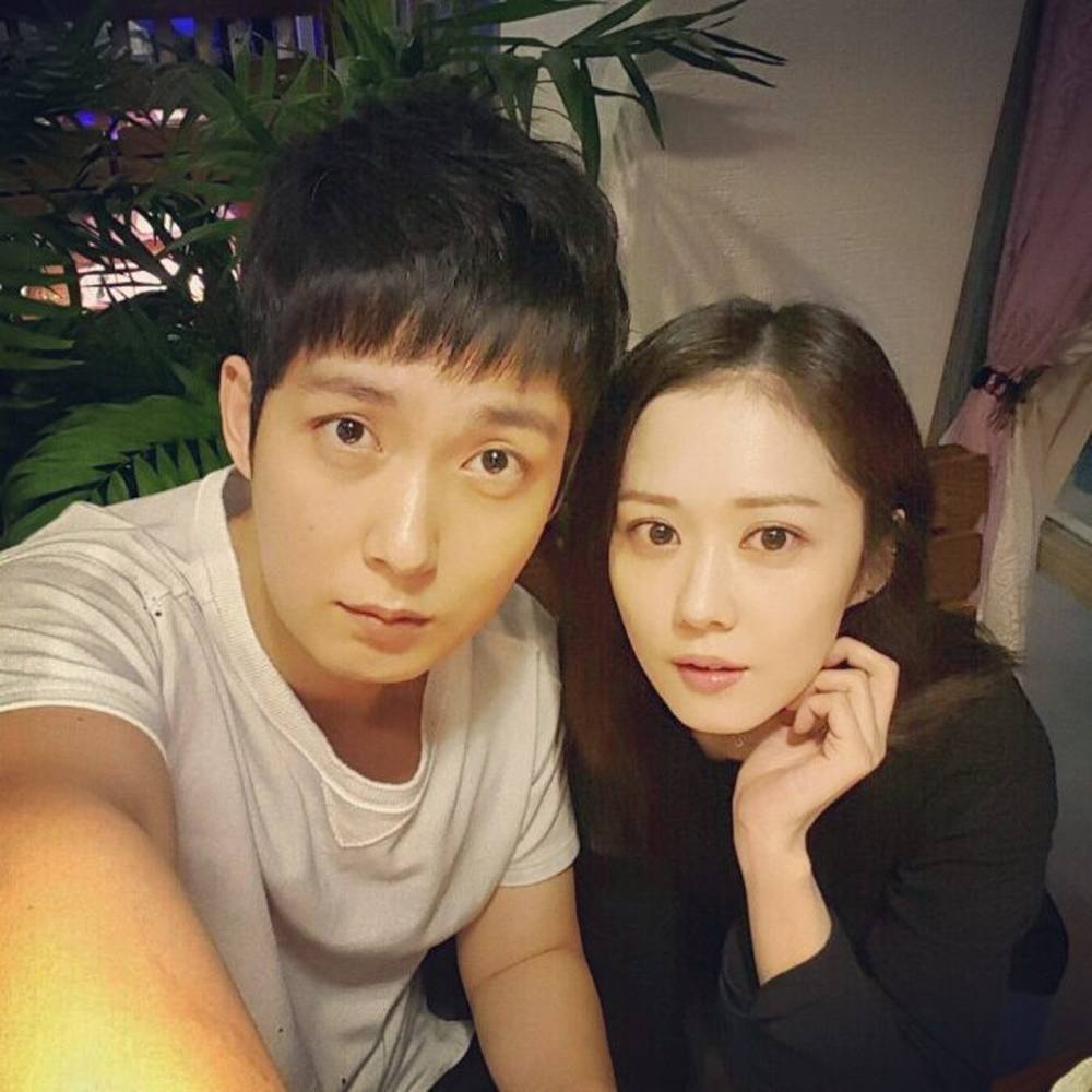 张娜拉全家高颜值!44岁哥哥如小鲜肉,兄妹常被误会是情侣