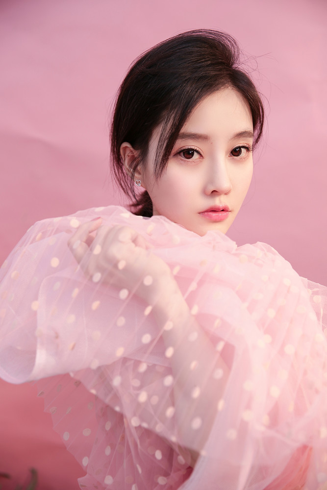 此前,冯提莫工作室发布九月计划,一向暖心宠粉的她