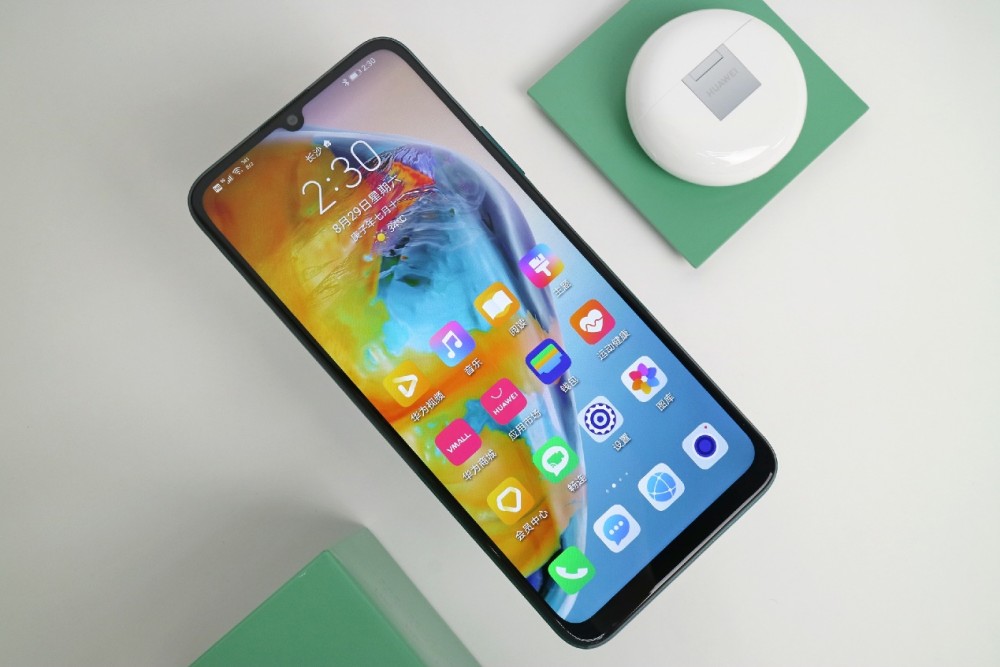 追剧除了有零食还要有一部华为畅享20