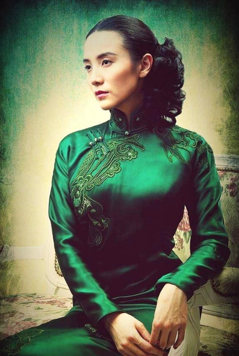 宋佳精美组图多种造型美艳无双