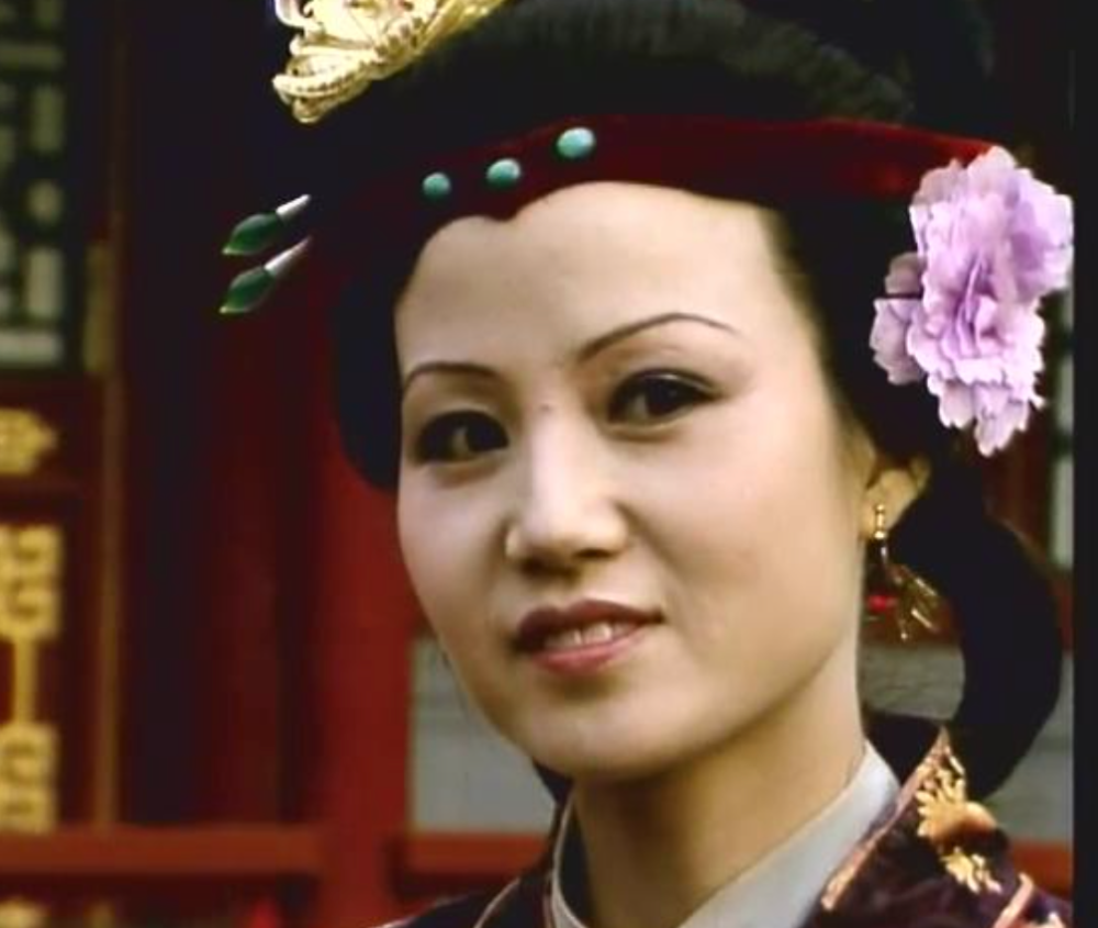 林黛玉|宝玉黛玉正要聊燕窝，为何看见赵姨娘，就默默使眼色悄悄走开？