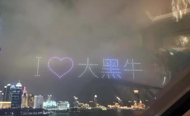 范冰冰|范冰冰回应复合传闻，晒自拍透露事业动向，额头发际线太感人