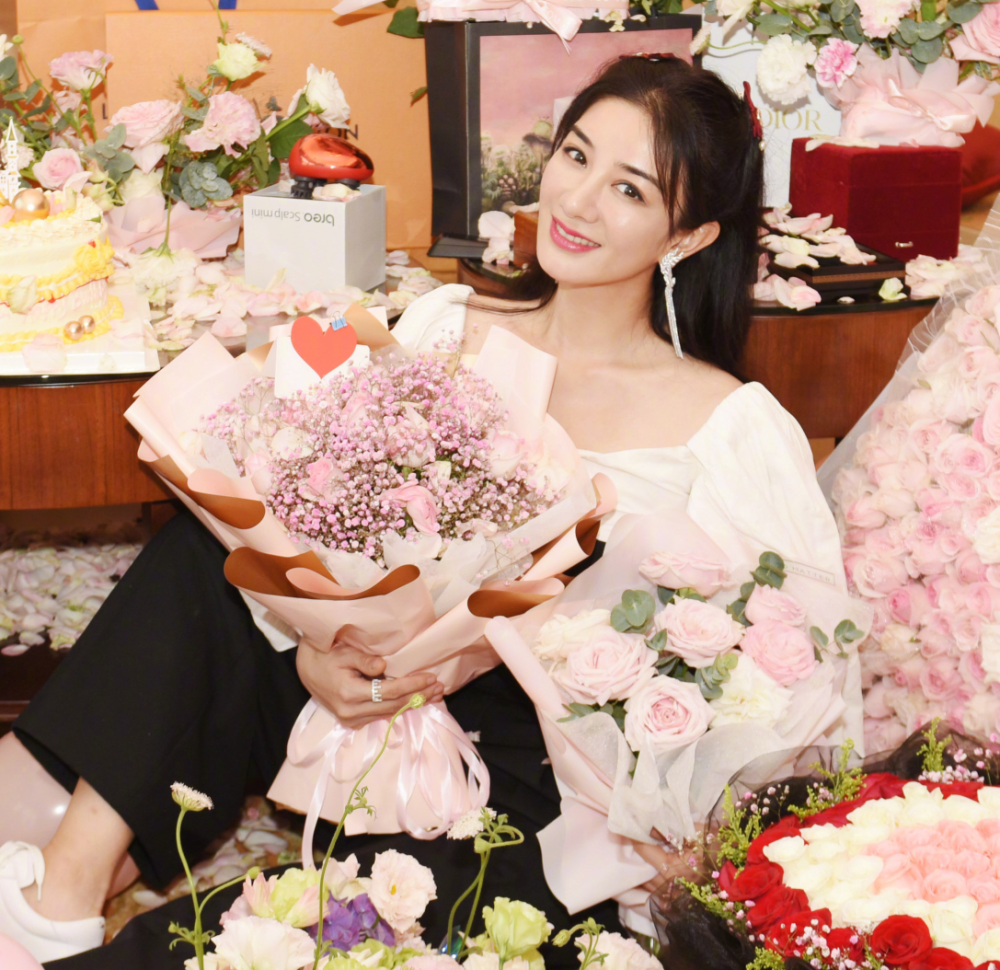 黄奕|黄奕生日年龄闹乌龙，在线Q媒体：我才43，过个生日怎么大两岁