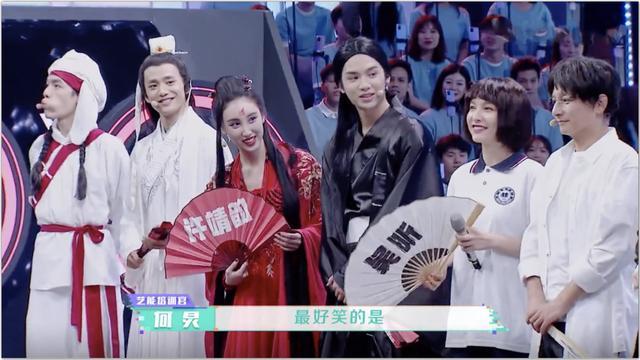 黄晓明|撒娇的女人最好命？黄晓明被虞书欣“掏出”害羞表情