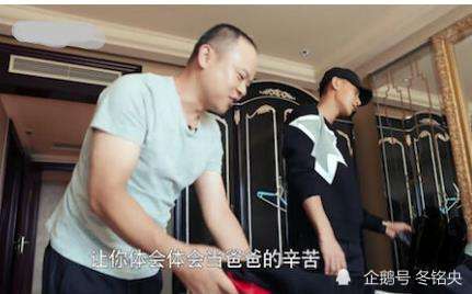 黄子韬|黄子韬父亲追悼会在八宝山殡仪馆低调举行，演员赵奕欢等现身送别