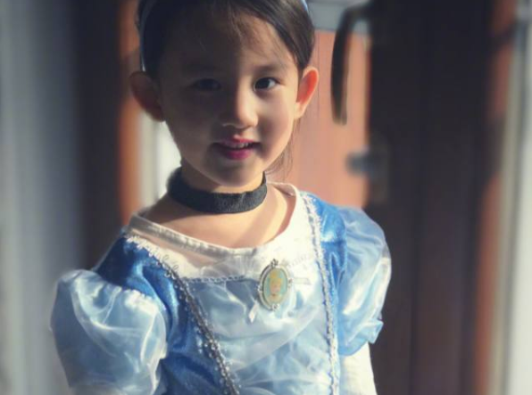 黄磊|黄磊晒多妹作业本 粉丝姨母笑讨论“黄小小厨”满满童趣