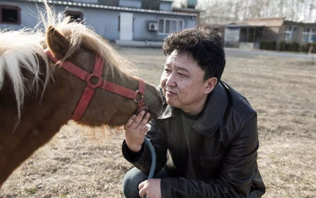 德云社于谦:开荒办马场投入超千万却不指望赚钱,郭德纲送名马