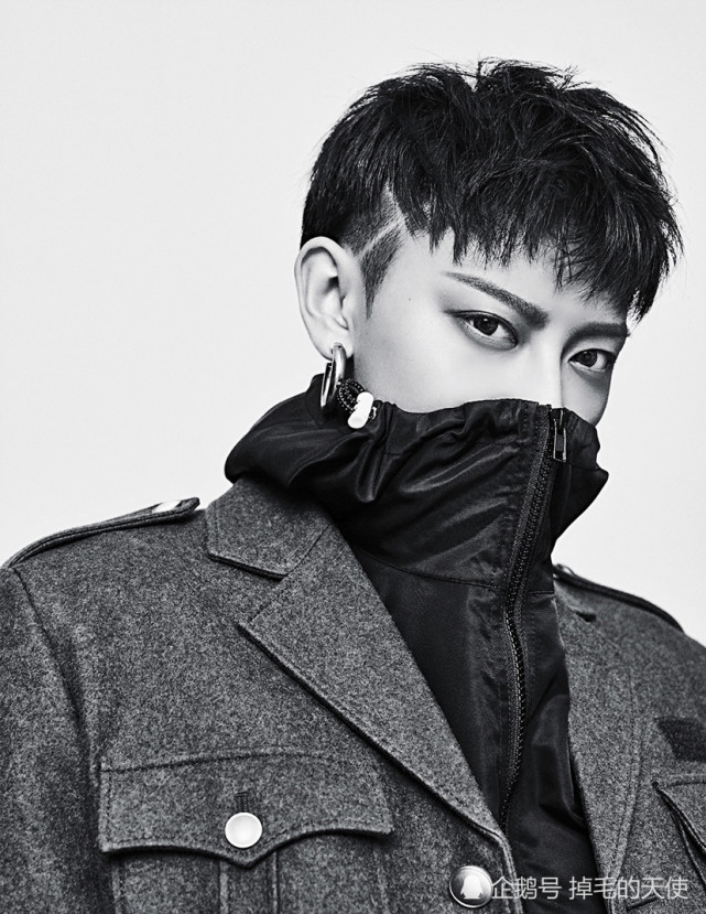 黄子韬父亲告别式 归国四子 只有鹿晗送去花圈悼念 力破不和传闻 黄子韬 鹿晗 黄忠东 吴亦凡