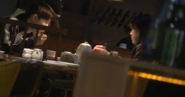 黄子韬|黄子韬爸爸是突然病逝？母子俩曾开心购物无异常，黄忠东全程缺席