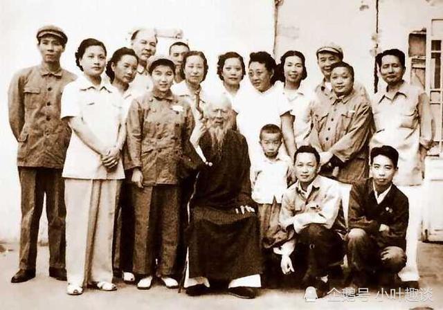 老照片私生女被扔进锅炉的婉容图6齐白石83岁时娶的漂亮娇妻