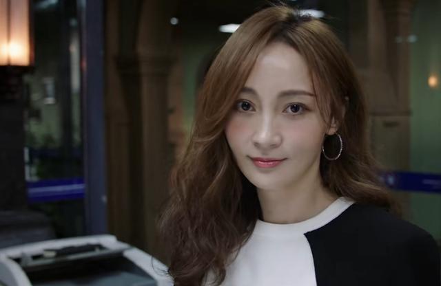 表示姚笛的模样变化了许多,今年38岁的姚笛看起来已经略显老态,脸上