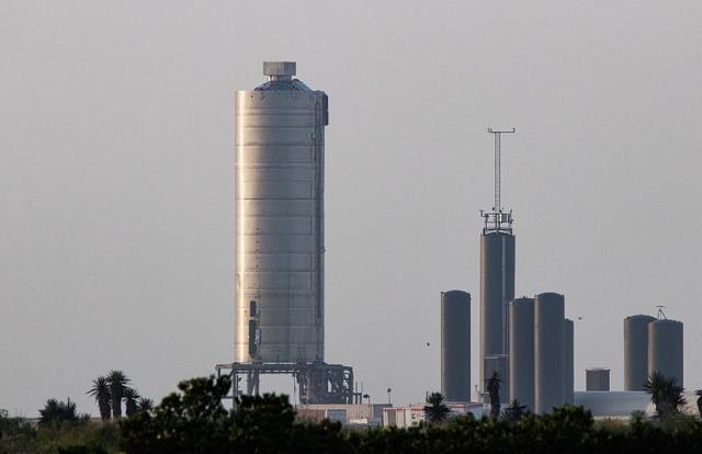 星际飞船|SN8登场！马斯克：高50米可乘100人登月，日本富豪已买票