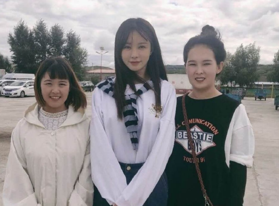 沈梦辰|王思聪点赞张小龙，工作人员晒合照，沈梦辰好无辜