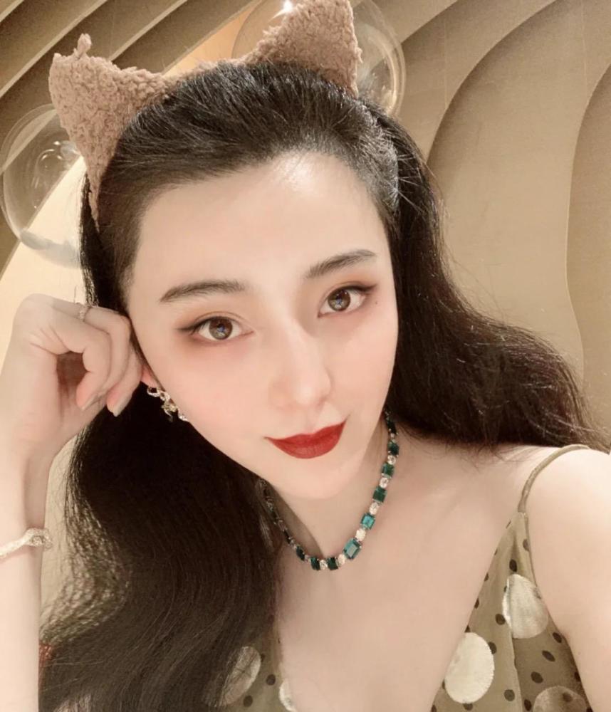 范冰冰|范冰冰自拍高调炫富，38岁素颜吊带秀好身材，或是为复出做预热