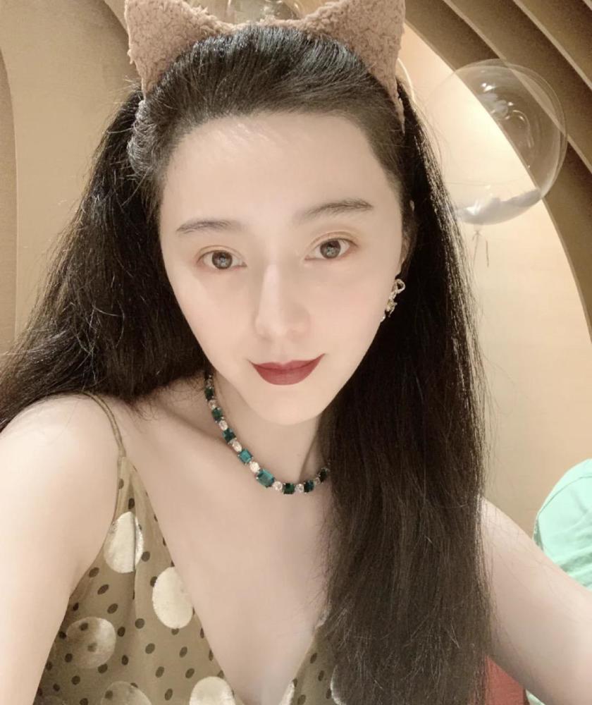 范冰冰|范冰冰自拍高调炫富，38岁素颜吊带秀好身材，或是为复出做预热