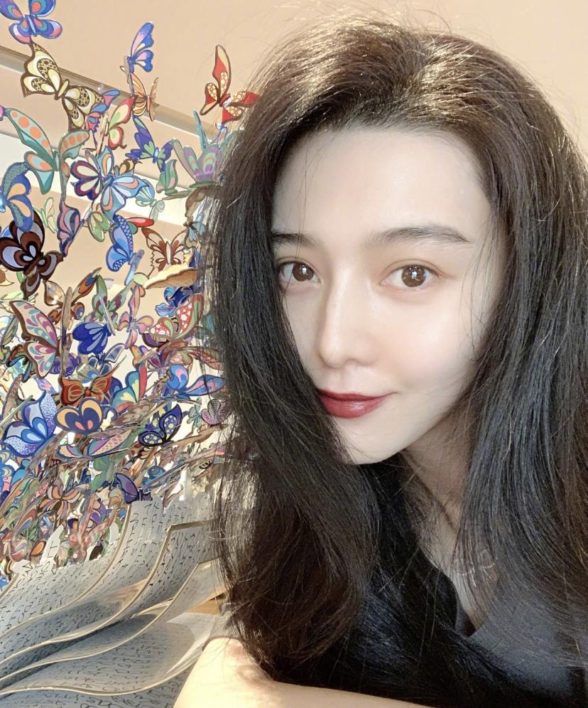 范冰冰|范冰冰自拍高调炫富，38岁素颜吊带秀好身材，或是为复出做预热