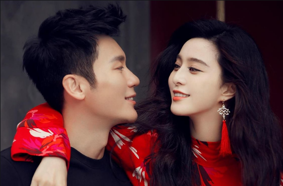 范冰冰|范冰冰自拍细节曝光，李晨似在上海示爱求复合，复出亦是近在眼前