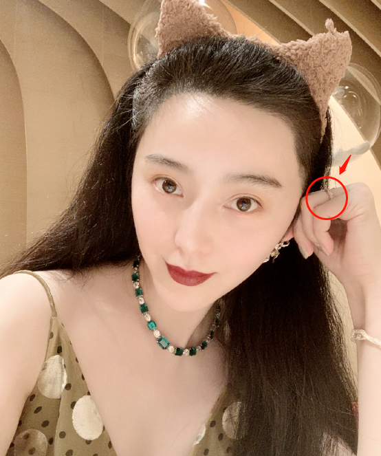 范冰冰|范冰冰自拍细节曝光，李晨似在上海示爱求复合，复出亦是近在眼前