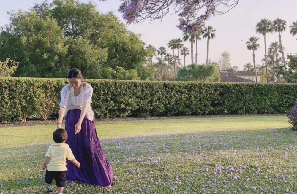 杜星霖|张纪中承认再婚后，小31岁娇妻杜星霖发文：从容沉静，优雅美丽