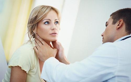 咽炎|咽炎就“怕”1种水，不是冰糖雪梨，每天来几口，消灭炎症，肺变干净