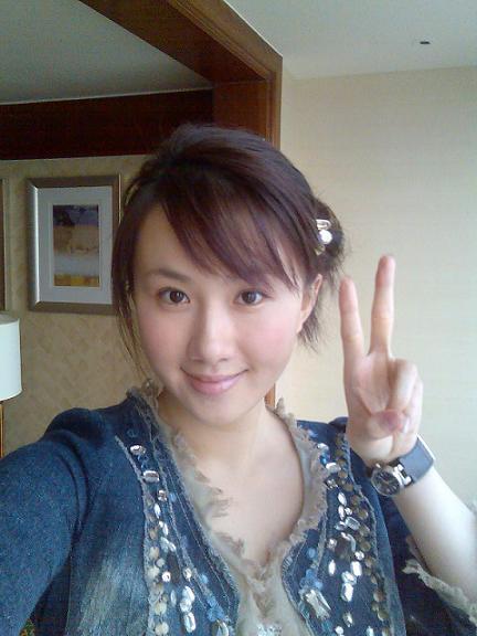 晶女郎|“晶女郎”孟瑶宣布与富豪离婚：2019年离婚，并共同抚养儿子