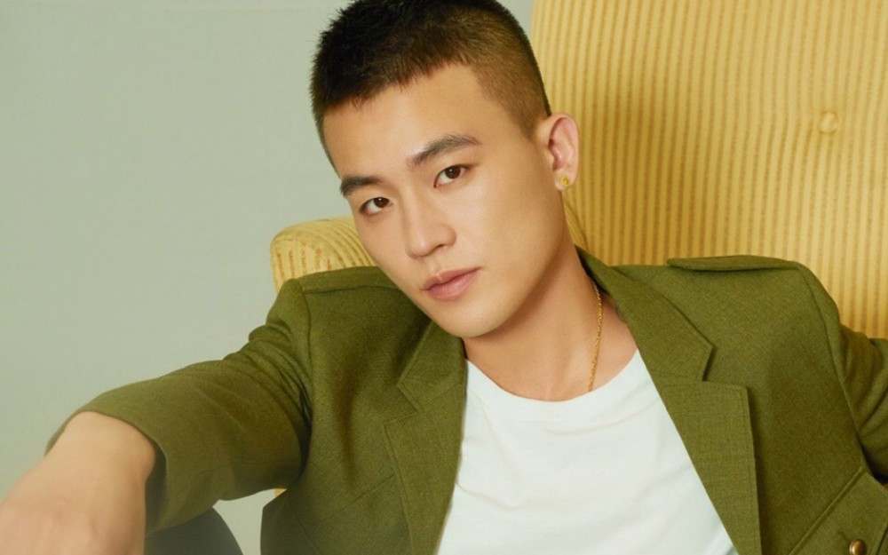 欧豪|欧豪成我国第7位百亿影帝，网友：一个代表作没有电影票房全靠蹭！