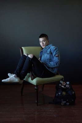 欧豪|欧豪成我国第7位百亿影帝，网友：一个代表作没有电影票房全靠蹭！