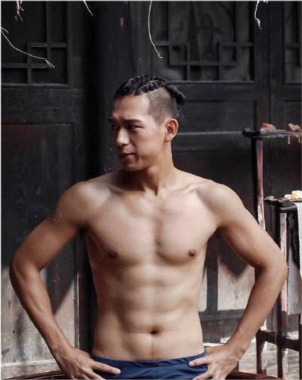 李现亮|李现亮腹肌却打码，热心网友对其进行的一波“神操作”太可爱了