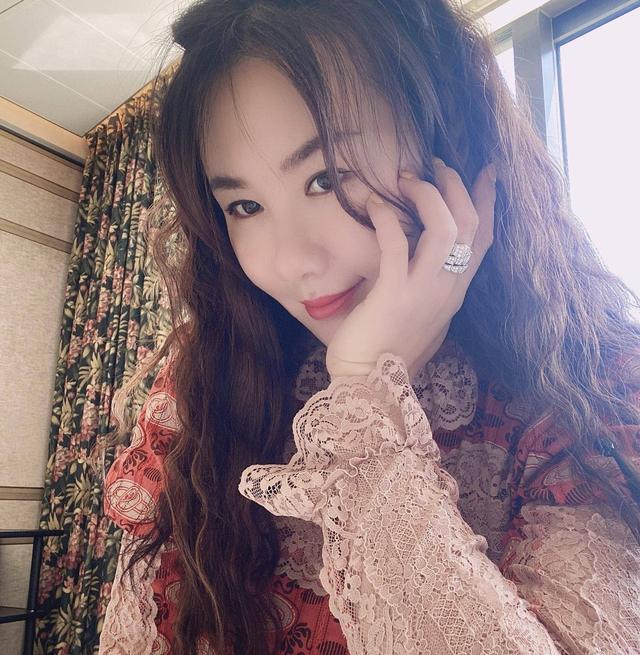 离婚|遗憾！37岁著名女星宣布与富商丈夫离婚，曾被王晶导演一手捧红