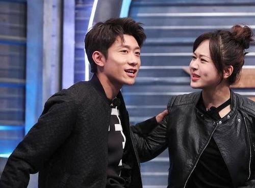 杨紫|张一山参加同学聚会，杨紫消瘦严重疑减肥过度，俊男美女各个亮眼