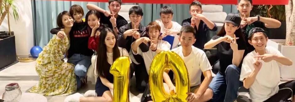 杨紫|张一山参加同学聚会，杨紫消瘦严重疑减肥过度，俊男美女各个亮眼