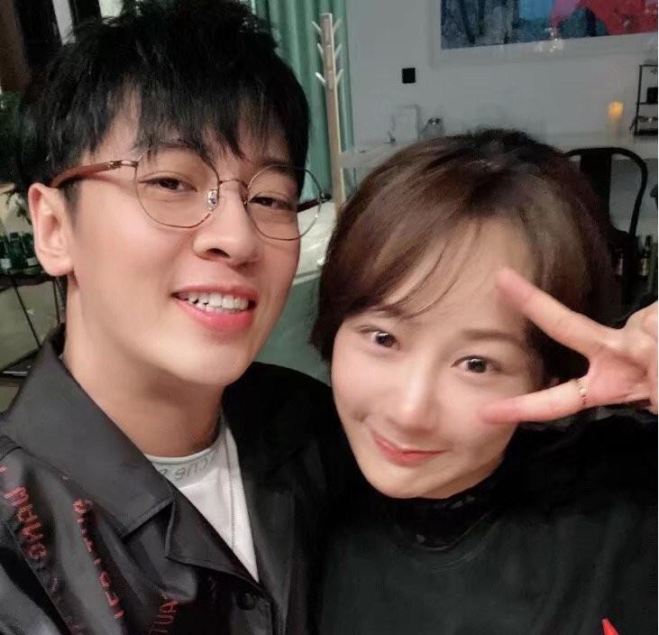 杨紫|张一山参加同学聚会，杨紫消瘦严重疑减肥过度，俊男美女各个亮眼