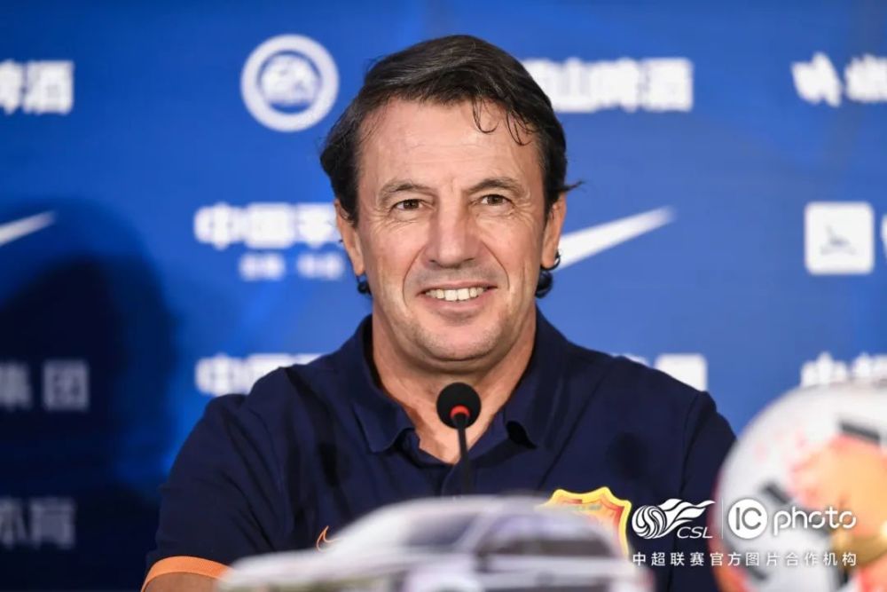 何塞(武汉卓尔队主教练)