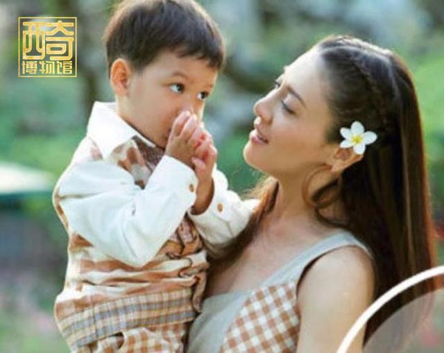 诗妮娜|6年了！泰王贵妃诗妮娜都已翻身，前辈西拉米为何销声匿迹了？