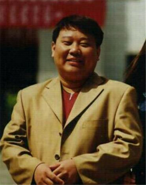 郭德纲|郭德纲曾敬仰的前辈，神评德云社：继承了传统相声的精华，也成功继承了糟粕