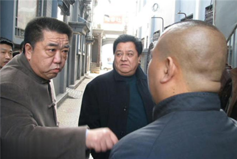 郭德纲|郭德纲曾敬仰的前辈，神评德云社：继承了传统相声的精华，也成功继承了糟粕