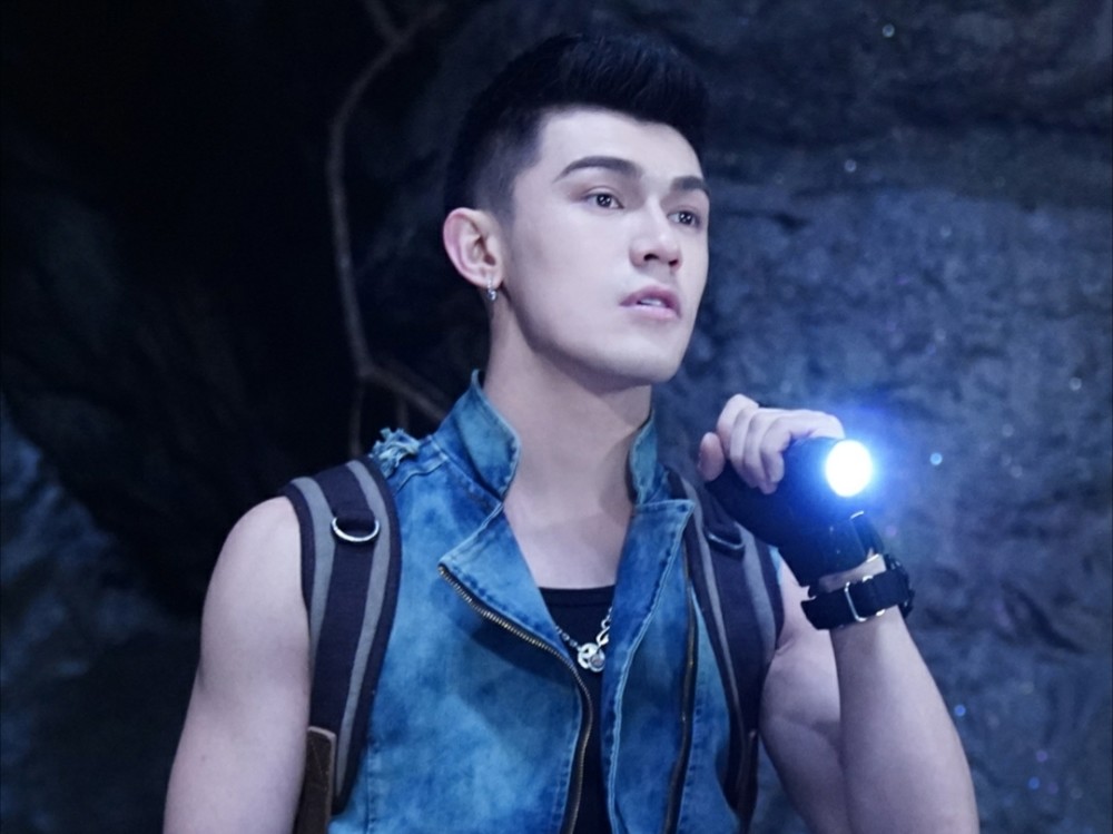 《重启》吴二白队伍里的叛徒是谁?刘丧身上的疑点最大_腾讯新闻