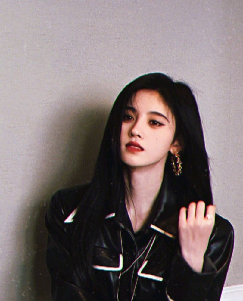 鞠婧祎|鞠婧祎晒新剧cos“玉兔精”，网友反映太真实，“花瓶”翻身成功？